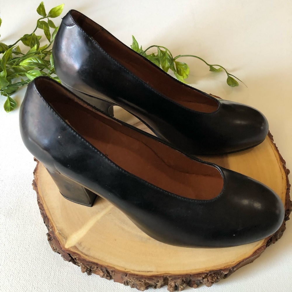 Jeffrey Campbell”Poetry “ Block Heel Pump